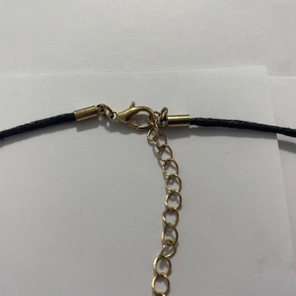 💋Free with $100 Purchase - Gold Bib Necklace - Picture 4 of 7